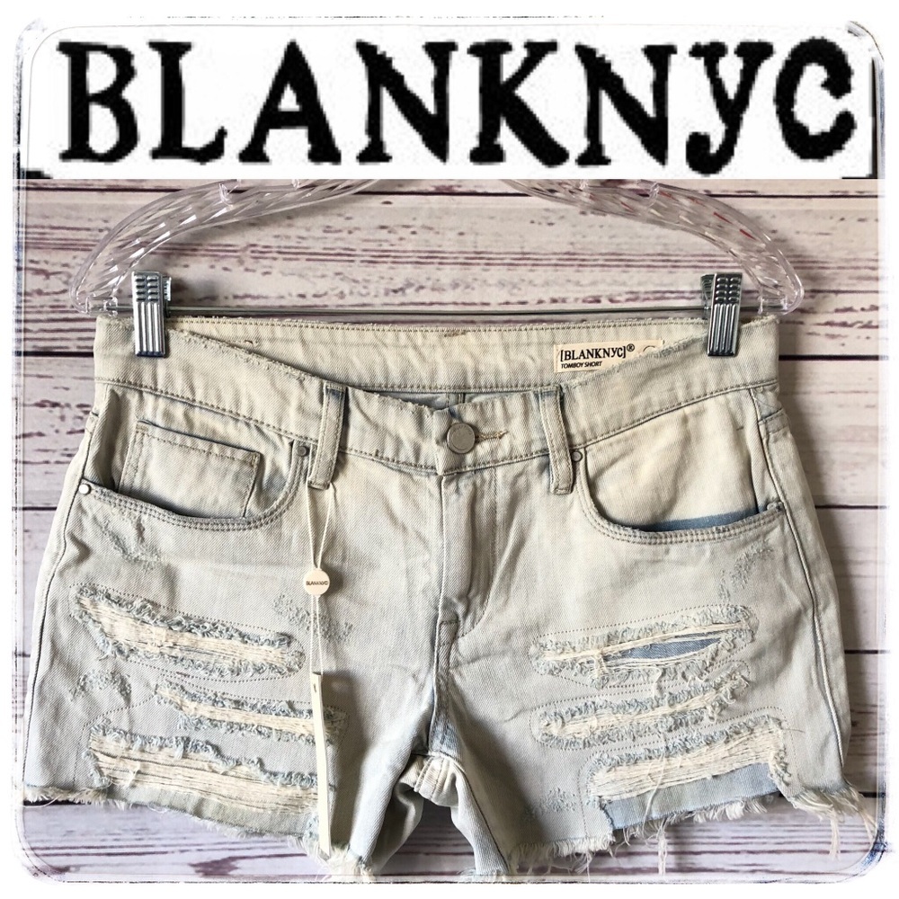 BLANKNYC light wash distressed denim short - Picture 2 of 8